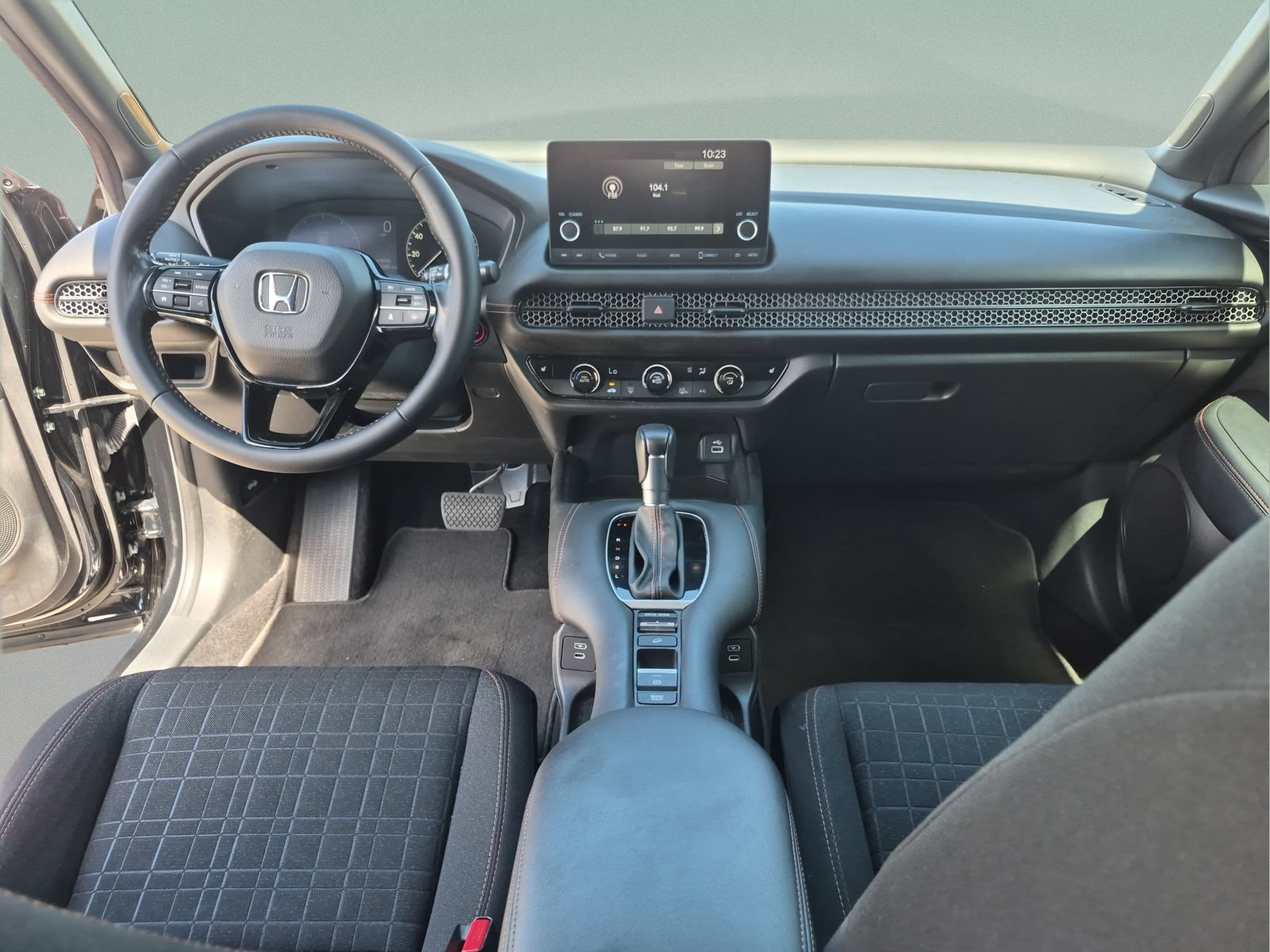 Certified 2025 Honda HR-V Sport image 28