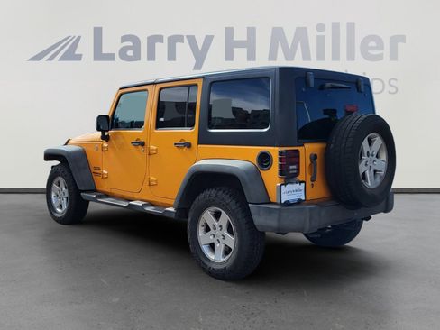 Used 2012 Jeep Wrangler Unlimited Sport image 3
