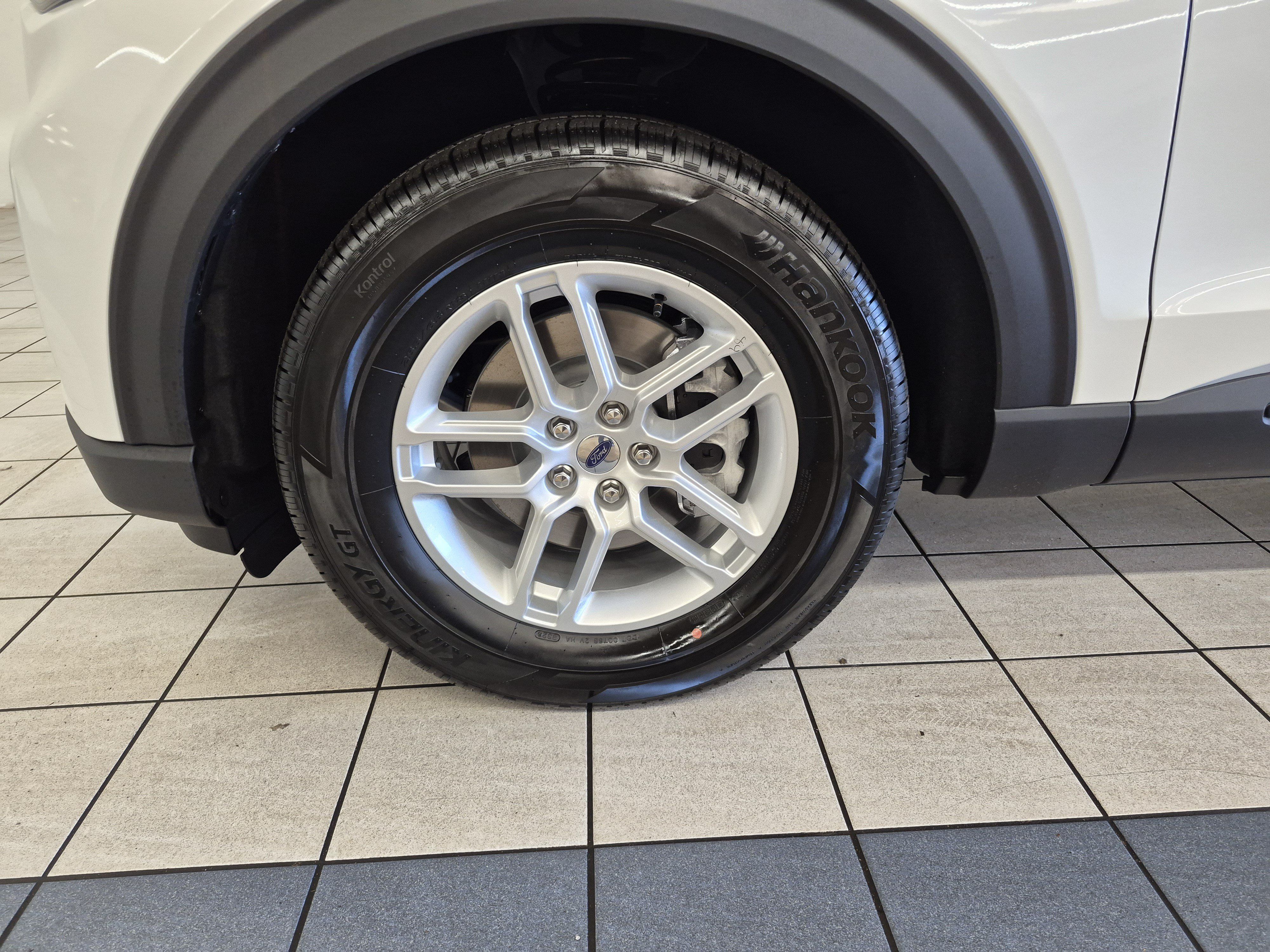 New 2027 Ford Explorer Active w/ Active Comfort Package RWD image 7