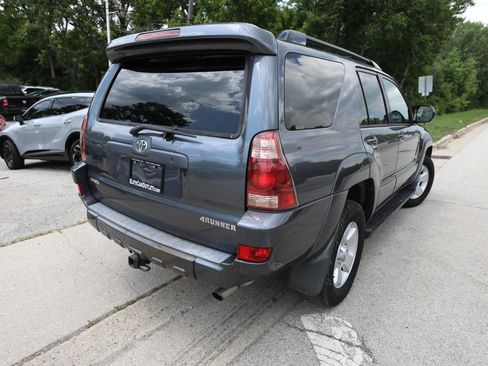 Used 2005 Toyota 4Runner SR5 AWD/4WD image 6