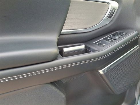 New 2025 Ford Expedition Max Platinum w/ Driver's Package image 9