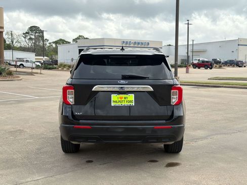 Used 2022 Ford Explorer XLT image 9