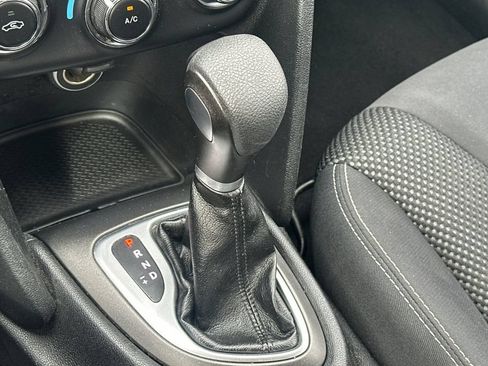 Used 2016 Dodge Dart SXT FWD image 19