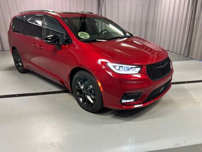New 2026 Chrysler Pacifica Limited