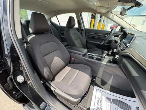 Used 2025 Nissan Altima 2.5 SV FWD image 25