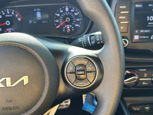 Used 2022 Kia Soul LX w/ Technology Package image 12