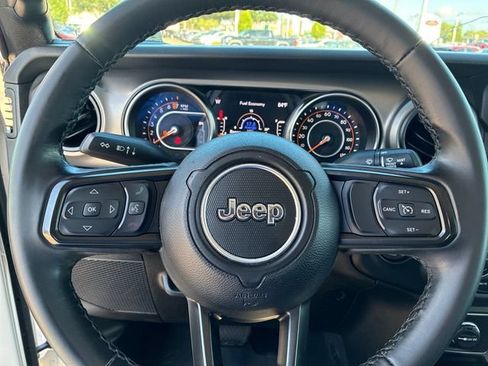 Used 2022 Jeep Gladiator Sport AWD/4WD image 24