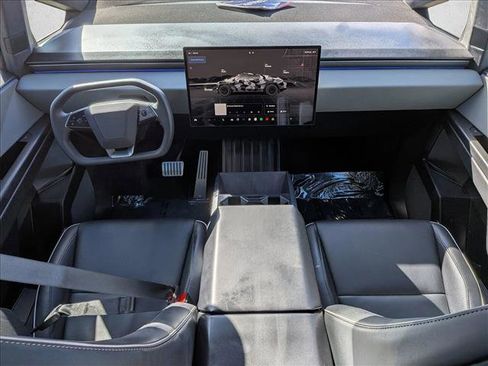 Used 2024 Tesla Cybertruck AWD Crew Cab image 20