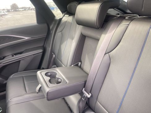 Certified 2024 Cadillac Lyriq Luxury image 37