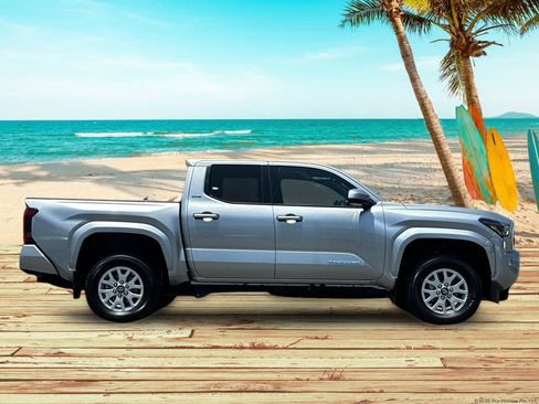 Used 2024 Toyota Tacoma SR5 AWD/4WD image 7