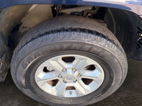 Used 2014 Toyota 4Runner SR5 Premium AWD/4WD image 32