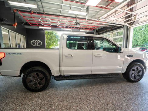 Used 2024 Ford F150 Lightning Lariat AWD/4WD image 4