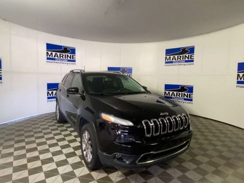 Used 2018 Jeep Cherokee Limited AWD/4WD image 4