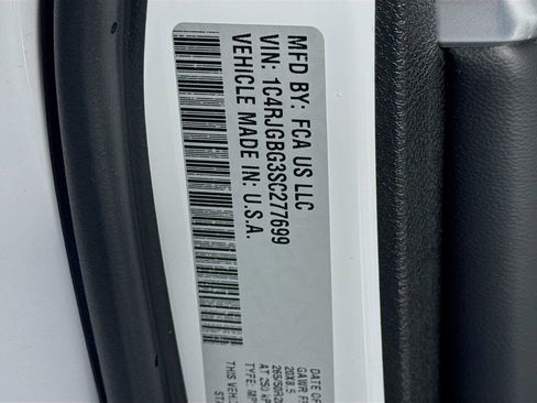 Used 2025 Jeep Grand Cherokee Limited w/ Black Appearance Package image 43