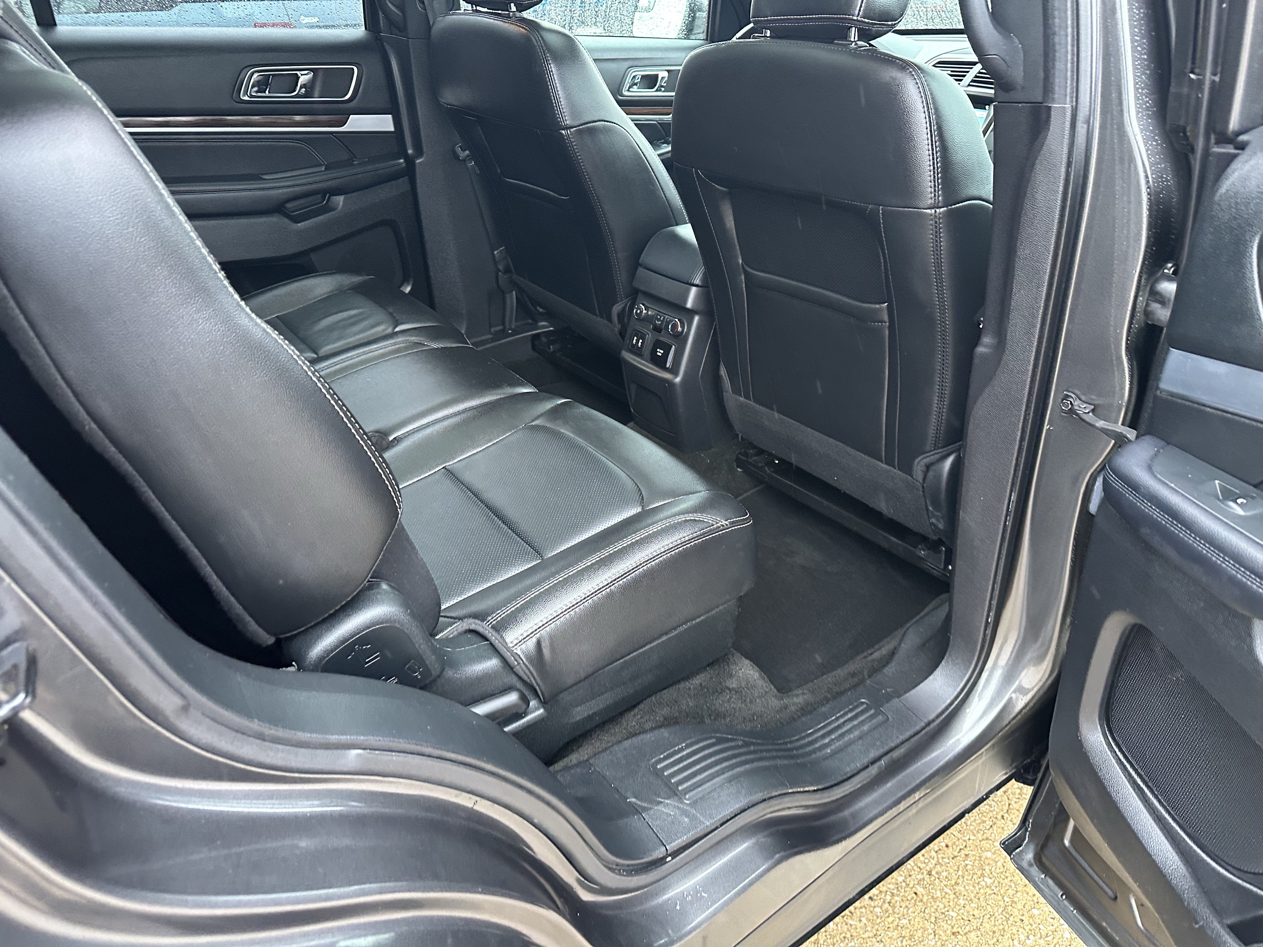 Used 2018 Ford Explorer Limited FWD image 6