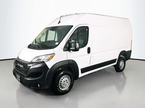 New 2026 RAM ProMaster 2500 w/ Convenience Group image 3