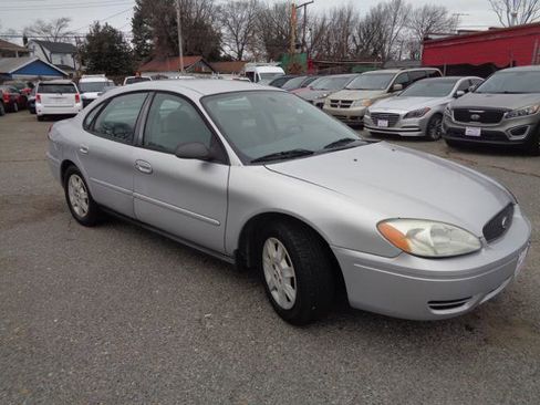 Used 2004 Ford Taurus LX image 15