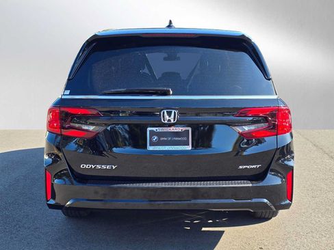 Used 2025 Honda Odyssey Sport-L image 4