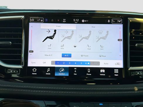 Used 2022 Chrysler Pacifica Limited image 34