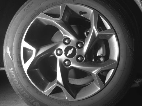 Used 2025 Chevrolet Trax LT FWD image 13