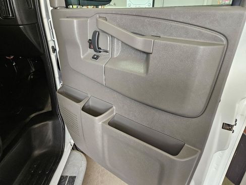 Used 2025 Chevrolet Express 2500 w/ Driver Convenience Package RWD image 20