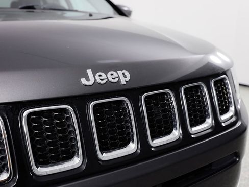 Used 2019 Jeep Compass Limited image 4