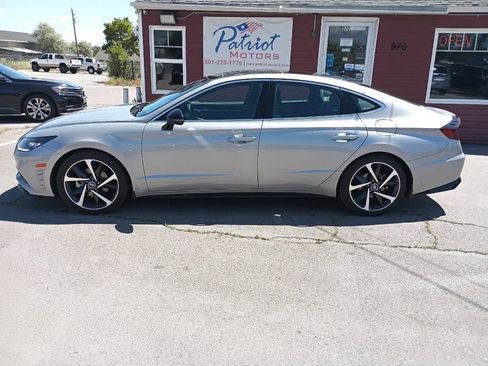 Used 2023 Hyundai Sonata SEL Plus FWD image 2