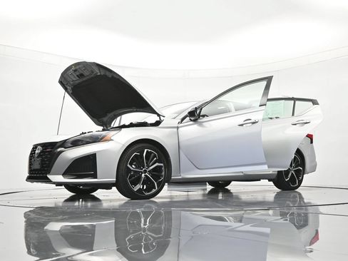 Certified 2024 Nissan Altima 2.5 SR FWD image 48