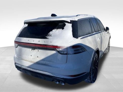 Used 2025 Lincoln Aviator Reserve w/ Equipment Group 201A image 2