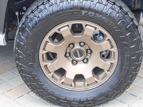 Certified 2025 Toyota 4Runner Trailhunter AWD/4WD image 12