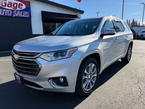 Used 2018 Chevrolet Traverse Premier image 2