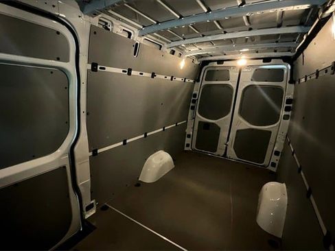 Used 2025 Mercedes-Benz Sprinter 2500 image 24