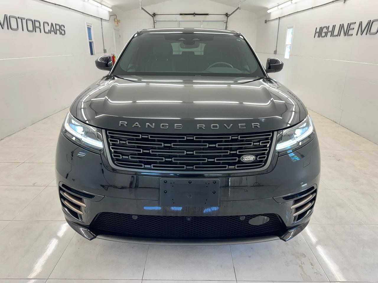 Used 2024 Land Rover Range Rover Velar Dynamic SE AWD/4WD image 2