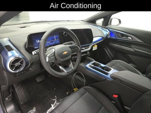 New 2026 Chevrolet Equinox EV LT image 10