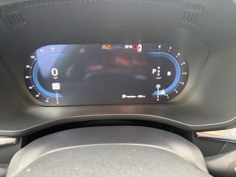 Certified 2025 Volvo XC60 B5 Plus image 18