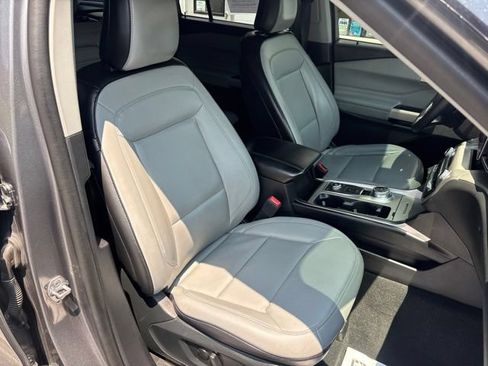 Used 2021 Ford Explorer XLT w/ Equipment Group 202A AWD/4WD image 8
