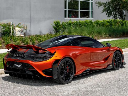 Used 2021 McLaren 765LT RWD image 6