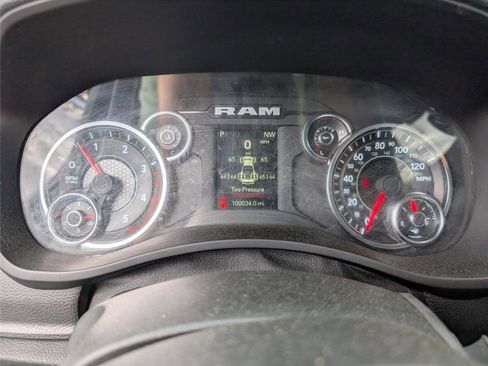 Used 2024 RAM 3500 Tradesman w/ Chrome Appearance Group image 25