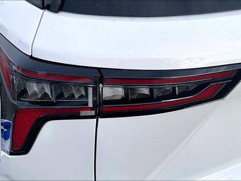 Used 2025 Chevrolet Equinox LT w/ Convenience Package II image 23