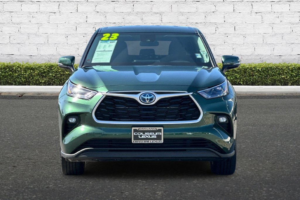 Used 2023 Toyota Highlander LE AWD/4WD image 9