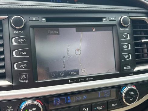 Used 2019 Toyota Highlander Limited image 21