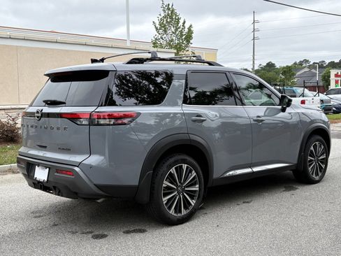 Certified 2026 Nissan Pathfinder Platinum FWD image 25