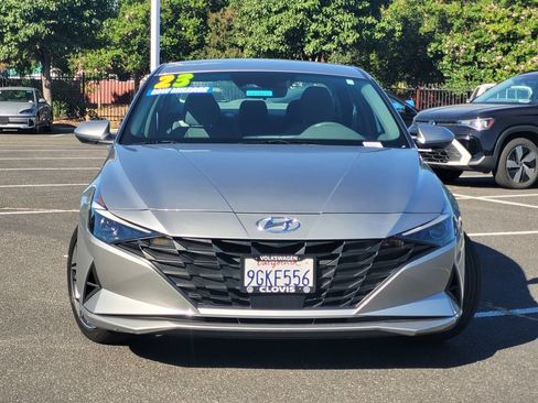 Used 2023 Hyundai Elantra SEL w/ Convenience Package FWD image 3