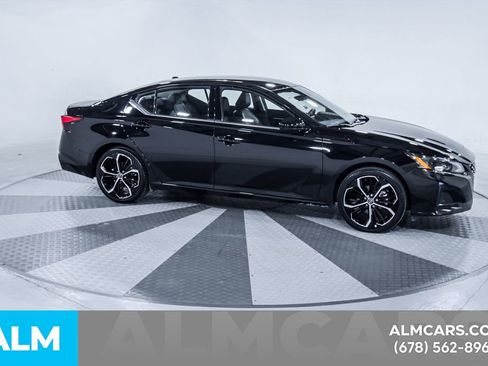 Used 2025 Nissan Altima 2.5 SR image 13