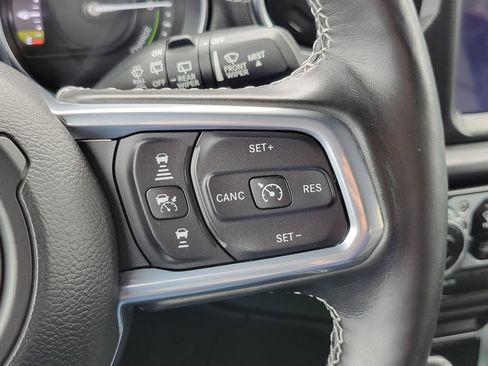 Used 2021 Jeep Wrangler Unlimited Sahara w/ Cold Weather Group AWD/4WD image 11