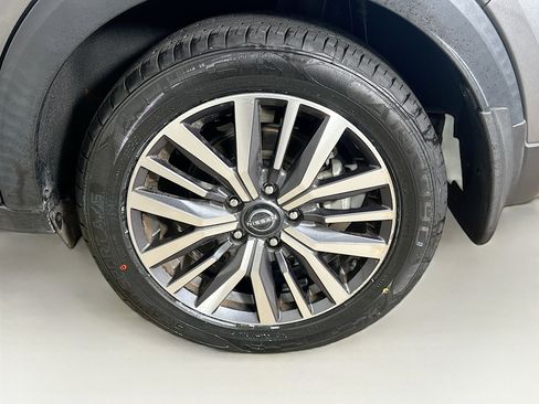Used 2023 Nissan Kicks SV FWD image 11