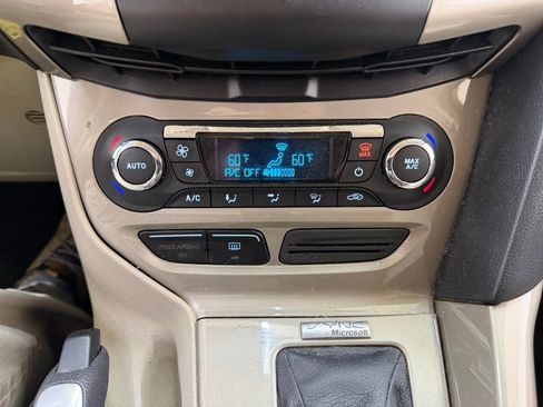 Used 2012 Ford Focus SEL FWD image 26