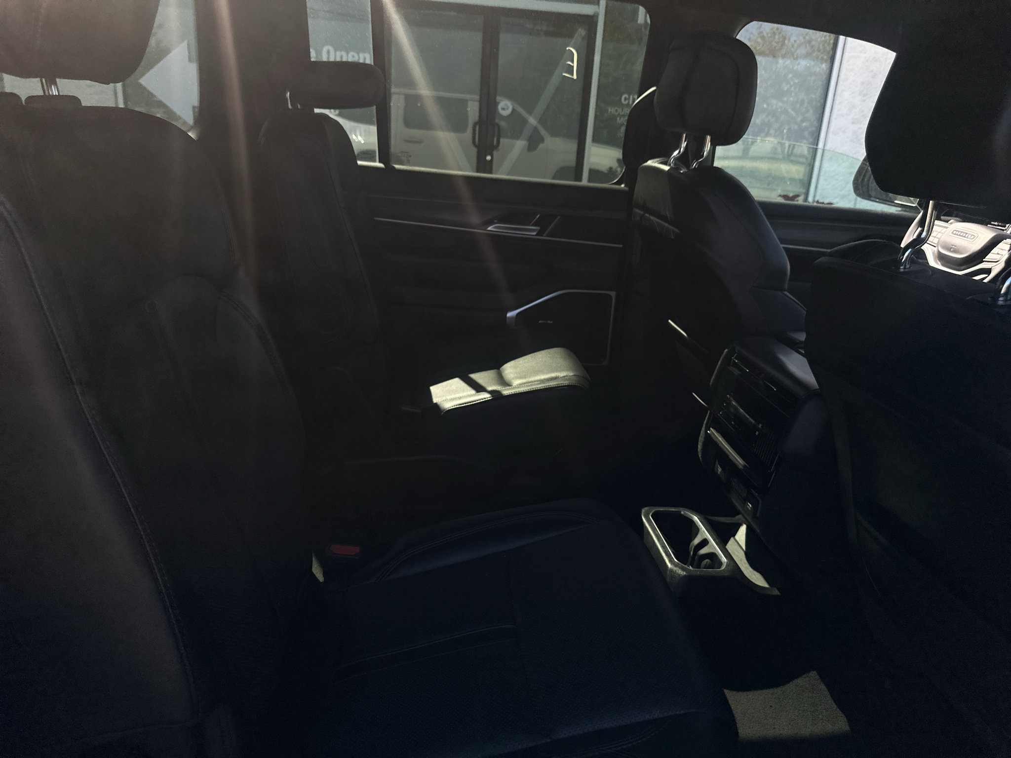 Used 2024 Jeep Wagoneer Series III AWD/4WD image 13