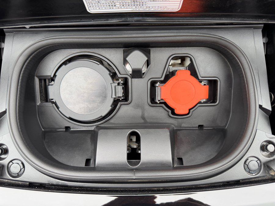 Used 2025 Nissan Leaf S FWD image 42