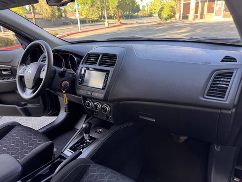 Used 2025 Mitsubishi Outlander Sport ES AWD/4WD image 20